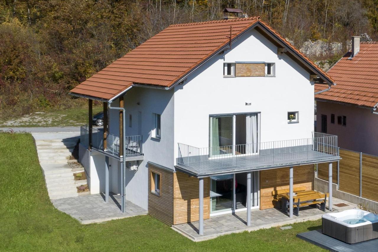 Velebit Lodge Lovinac  Esterno foto