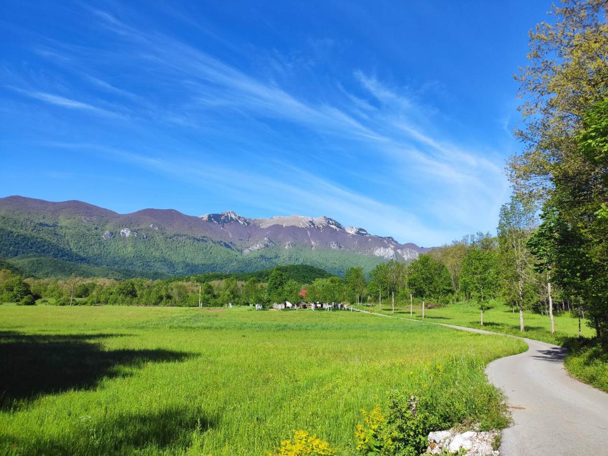 Velebit Lodge Lovinac  Esterno foto