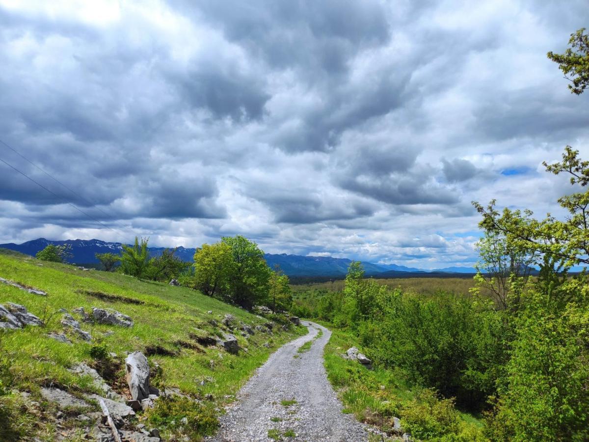 Velebit Lodge Lovinac  Esterno foto
