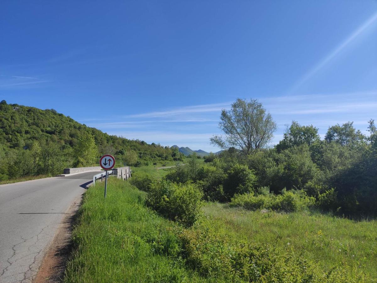 Velebit Lodge Lovinac  Esterno foto