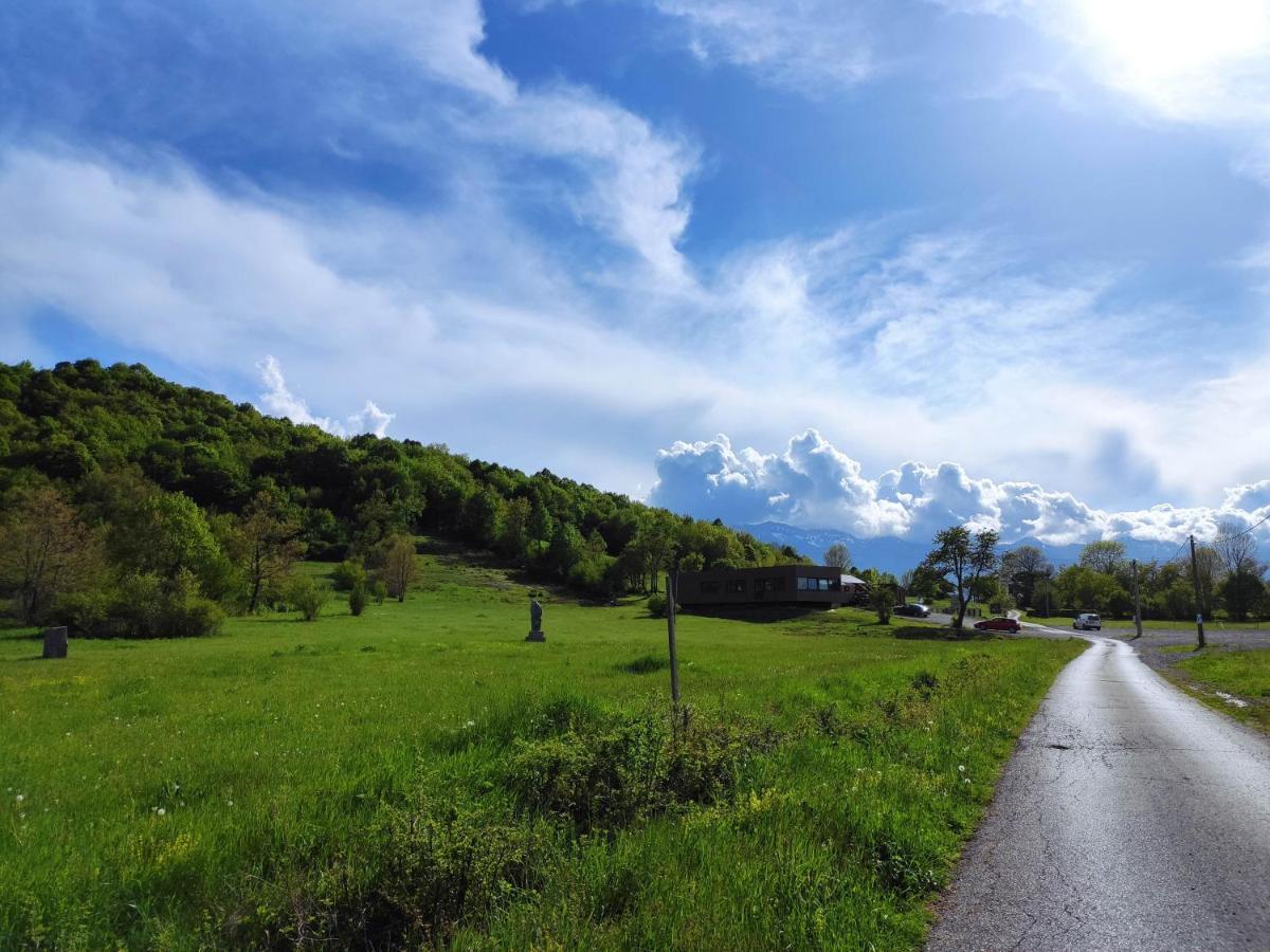 Velebit Lodge Lovinac  Esterno foto